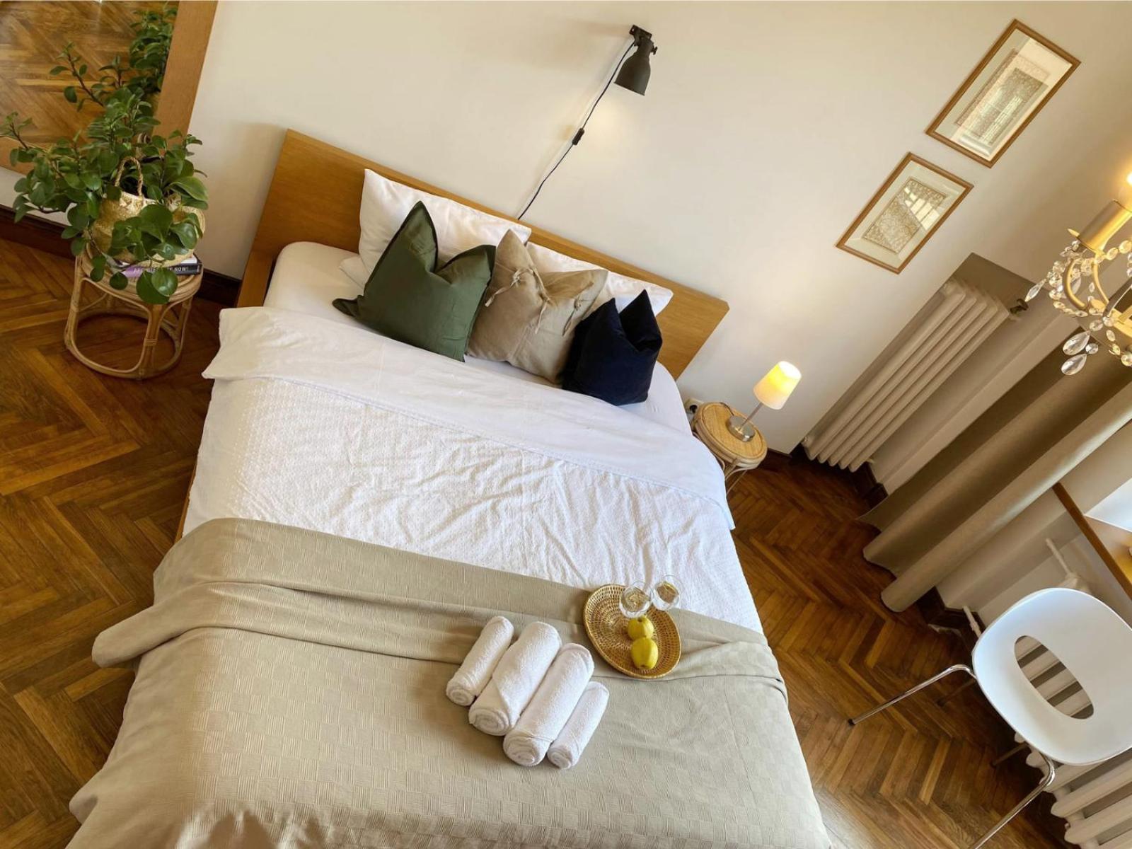 Spacious Old Town Apt, 3 Private Rooms, Sleeps 5-6 Kaunas Buitenkant foto