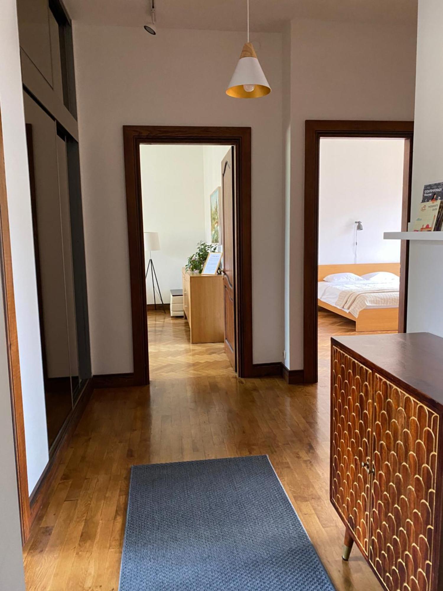 Spacious Old Town Apt, 3 Private Rooms, Sleeps 5-6 Kaunas Buitenkant foto