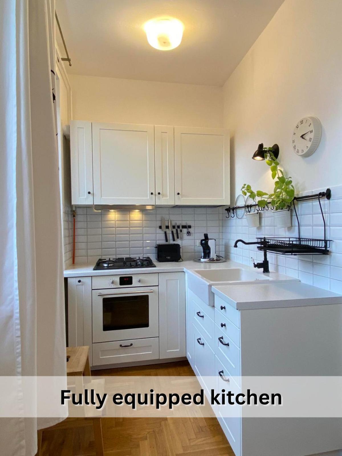 Spacious Old Town Apt, 3 Private Rooms, Sleeps 5-6 Kaunas Buitenkant foto